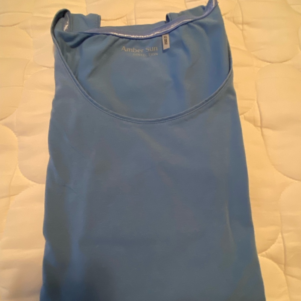 Amber Sun Women's Elegant Blue Tank Top